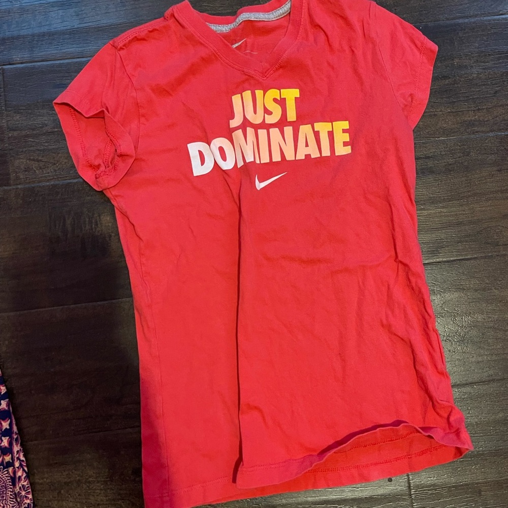 Nike top